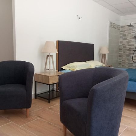 Bed and Breakfast Les Ormes De Belluire Exterior foto
